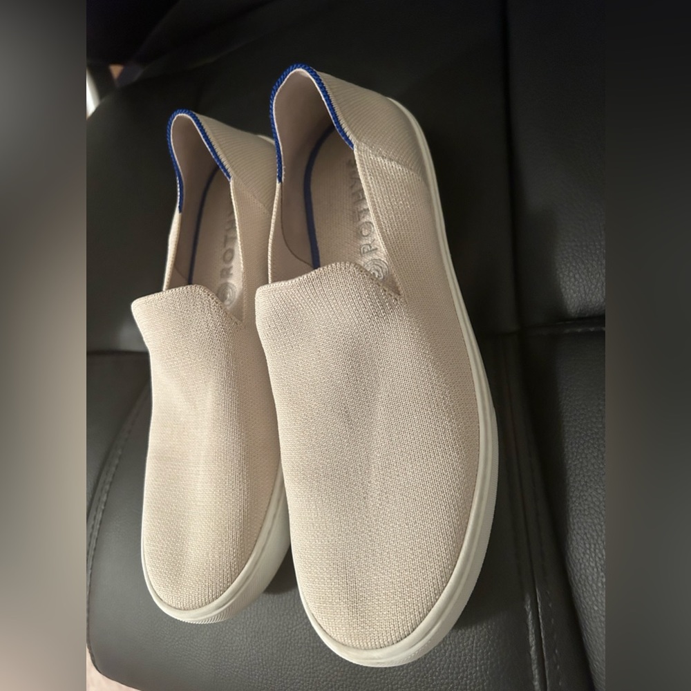 Rothy's Size 9 beige sneaker